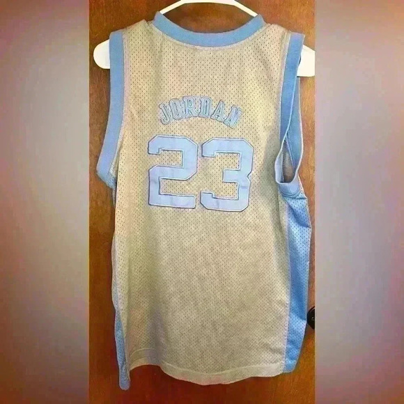 Vintage North Carolina Tarheels Michael Jordan #23 Boys Sz XL 20 Jersey - Picture 3 of 4